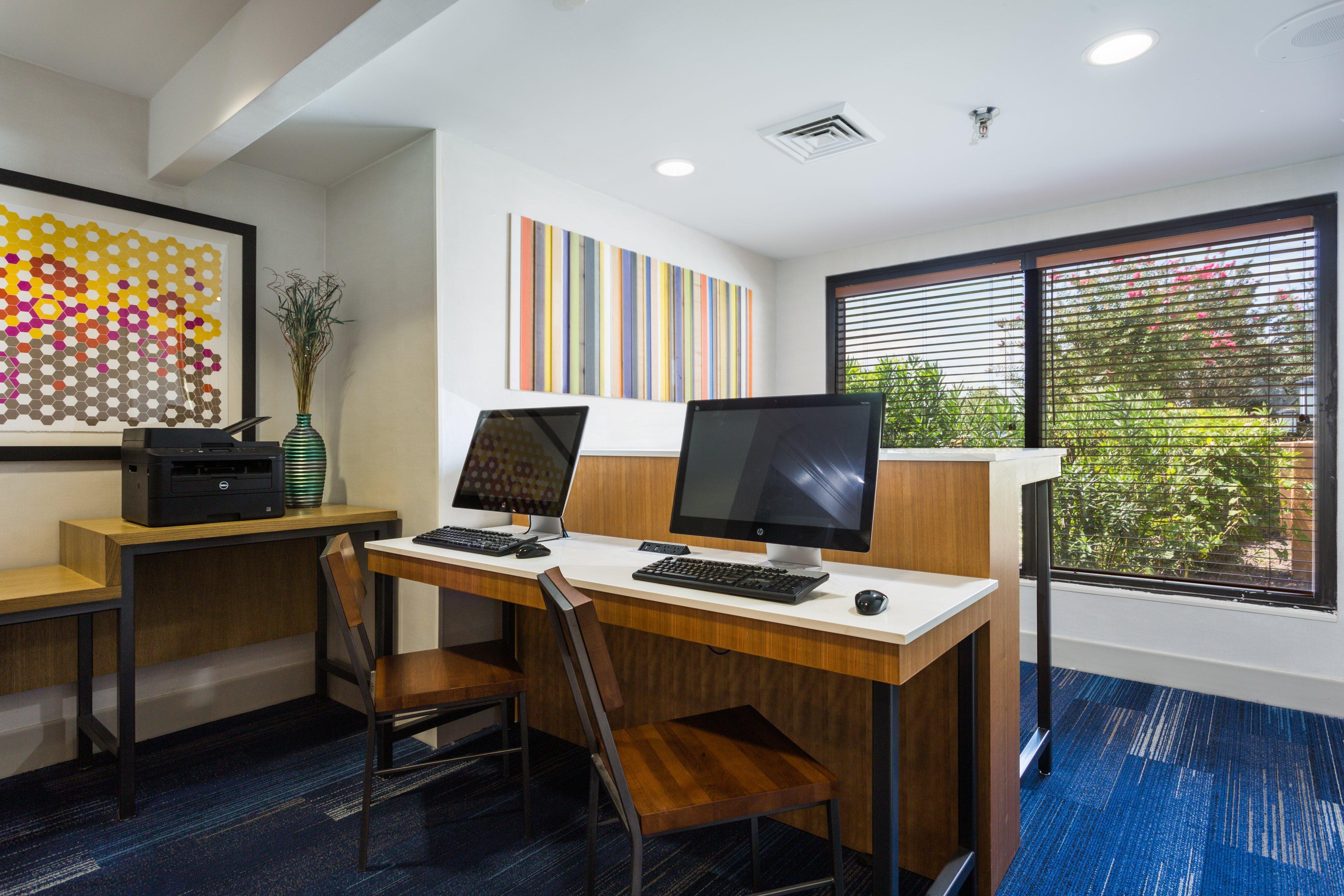 Holiday Inn Express & Suites Wilmington-University Center By Ihg Esterno foto