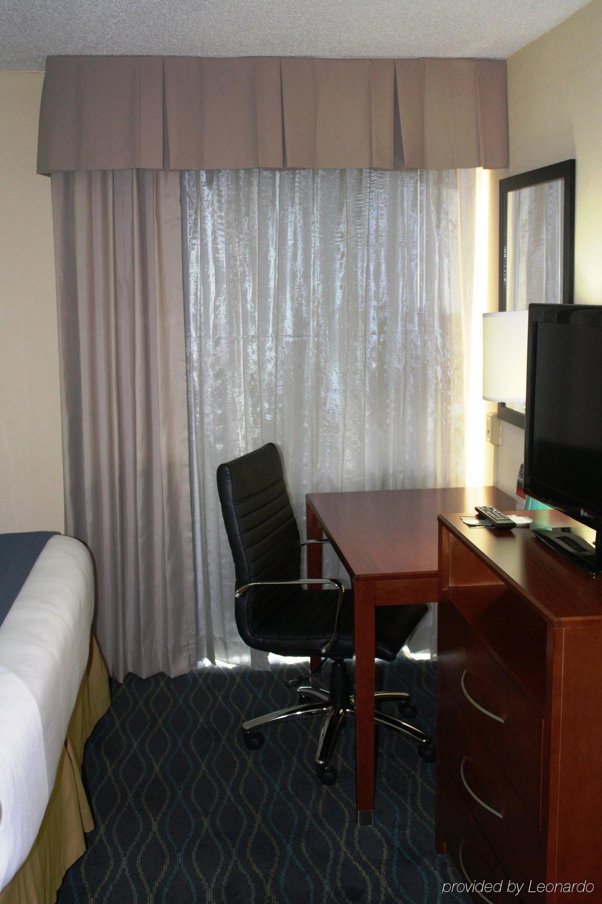 Holiday Inn Express & Suites Wilmington-University Center By Ihg Esterno foto