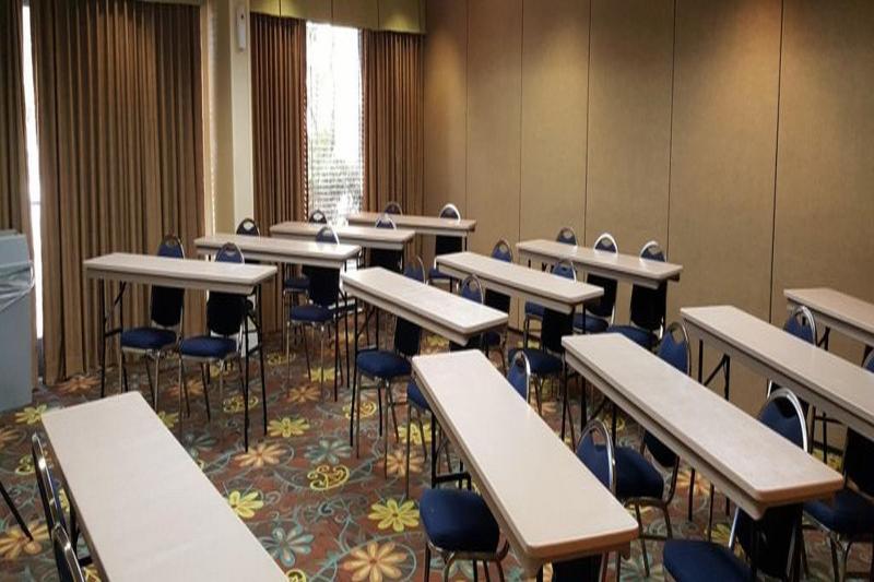 Holiday Inn Express & Suites Wilmington-University Center By Ihg Esterno foto