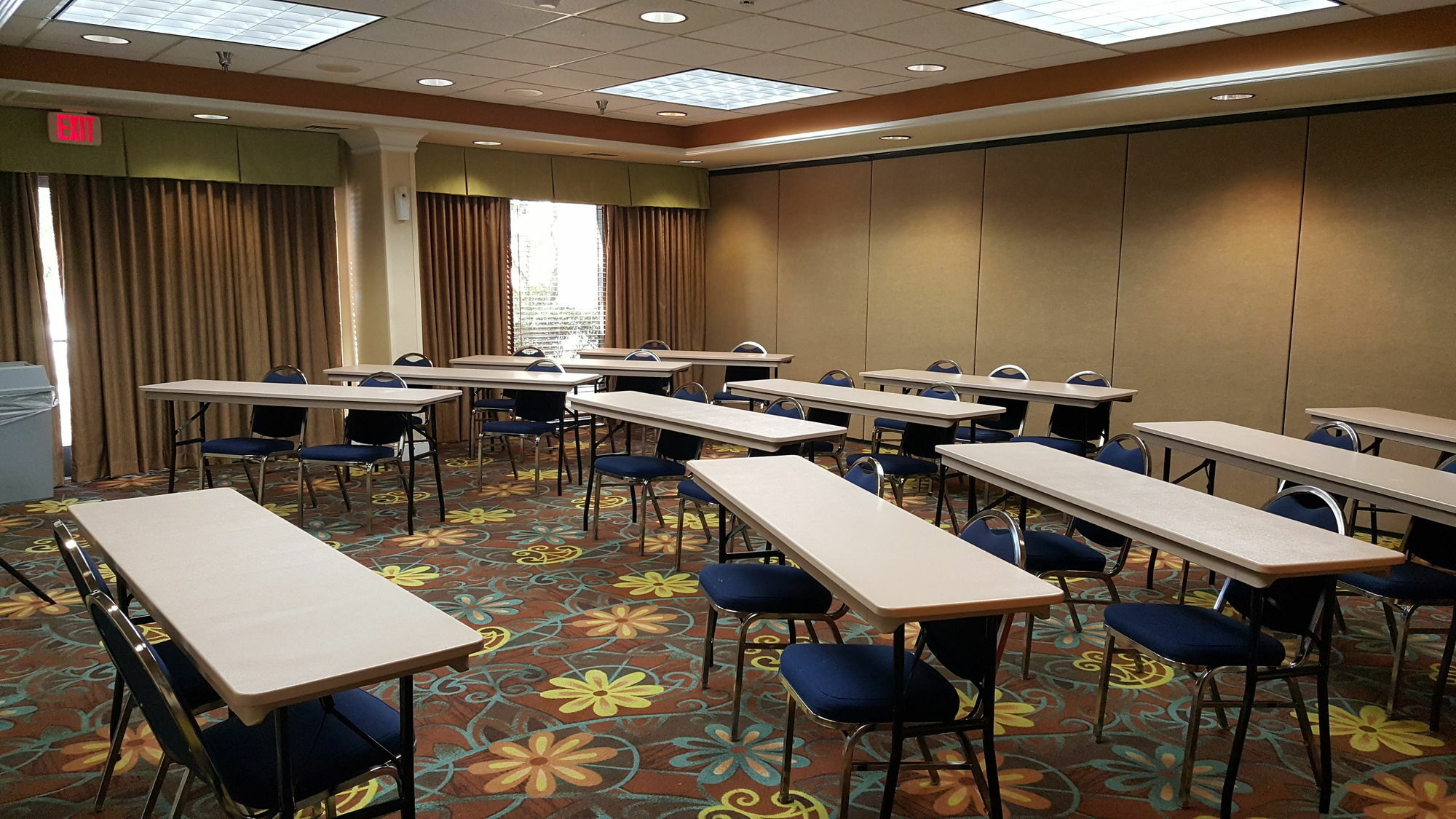 Holiday Inn Express & Suites Wilmington-University Center By Ihg Esterno foto